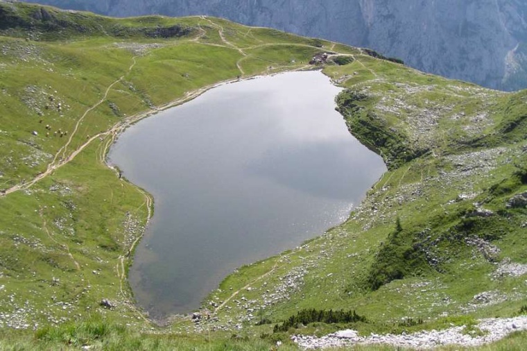 Abb.: Der Augstsee in der österreichischen Steiermark ist ein Beispiel für...